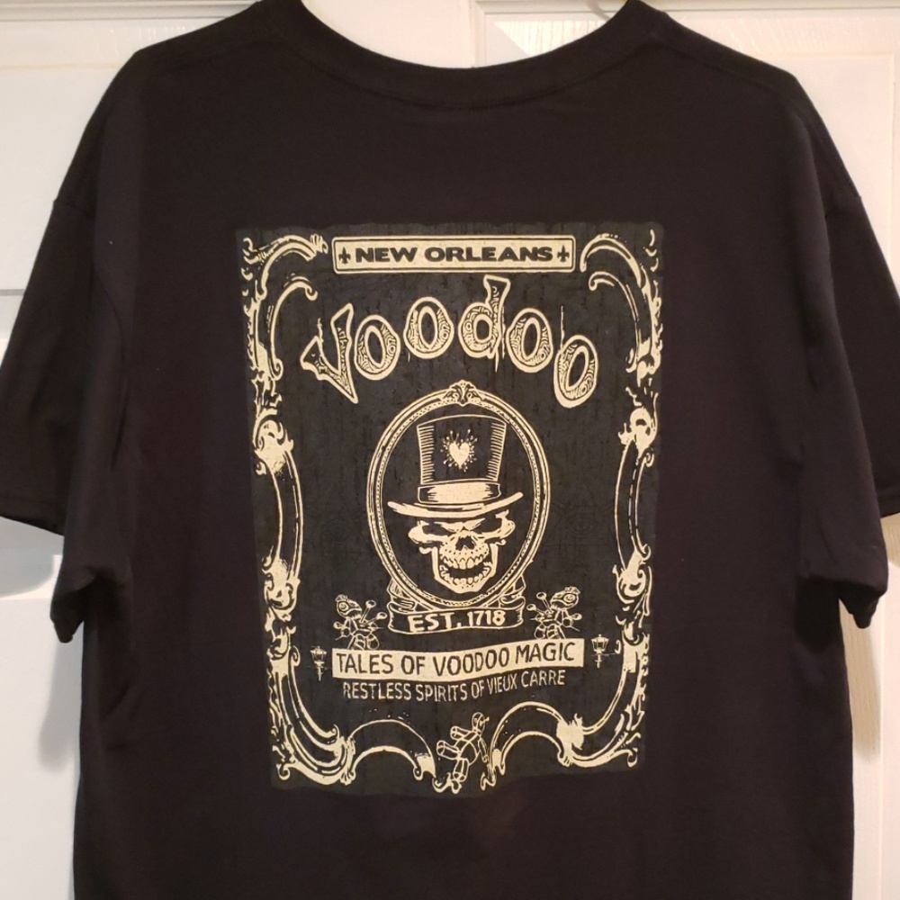 NWT Gildan men's L New Orleans Voodoo Tshirt